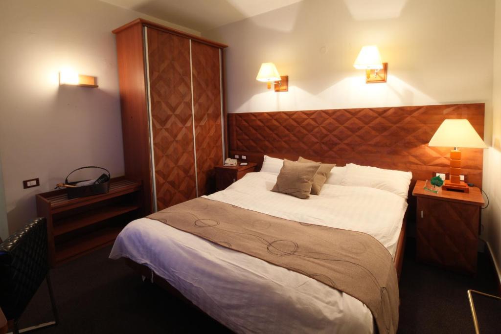 Plasma Hotel Τρίπολη Δωμάτιο φωτογραφία